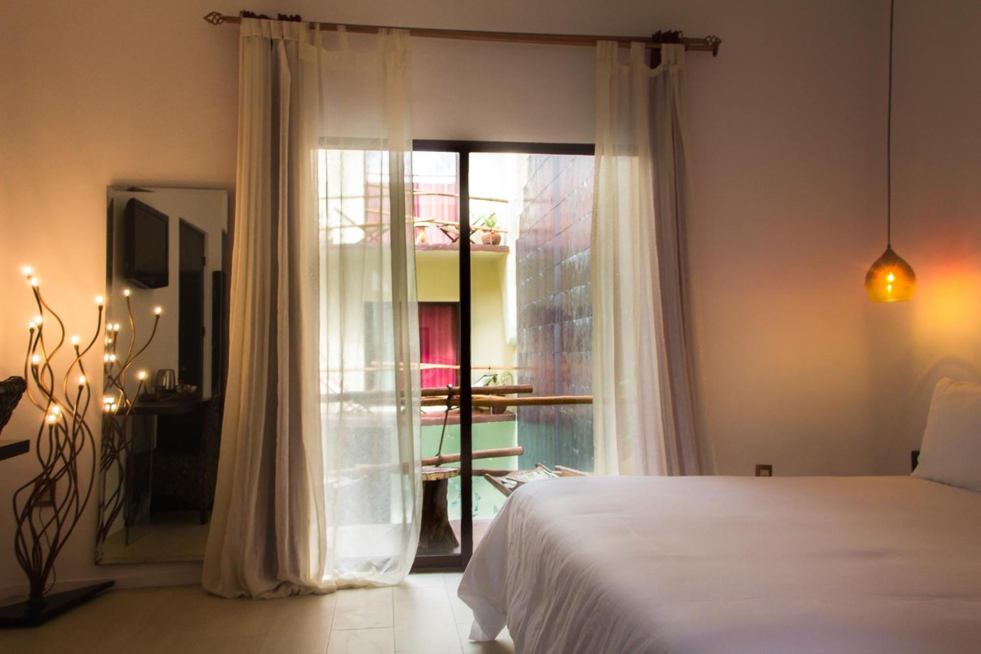 Deluxe Room with Pool View,1116261381:JPEG