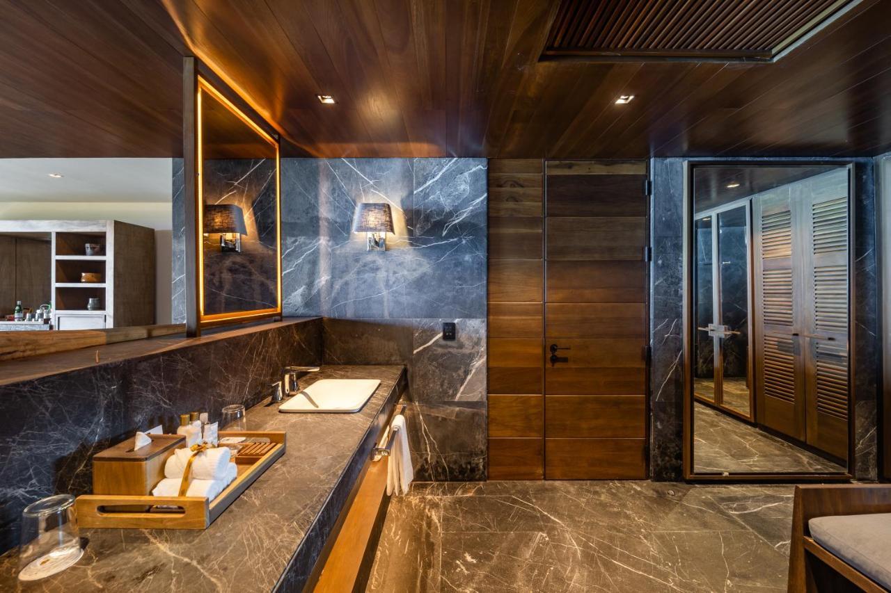 2 Story Penthouse Suite Ocean Front
