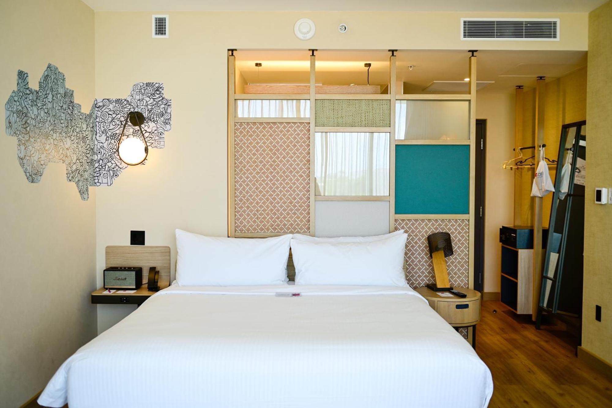 Aloft Guest room 1 King