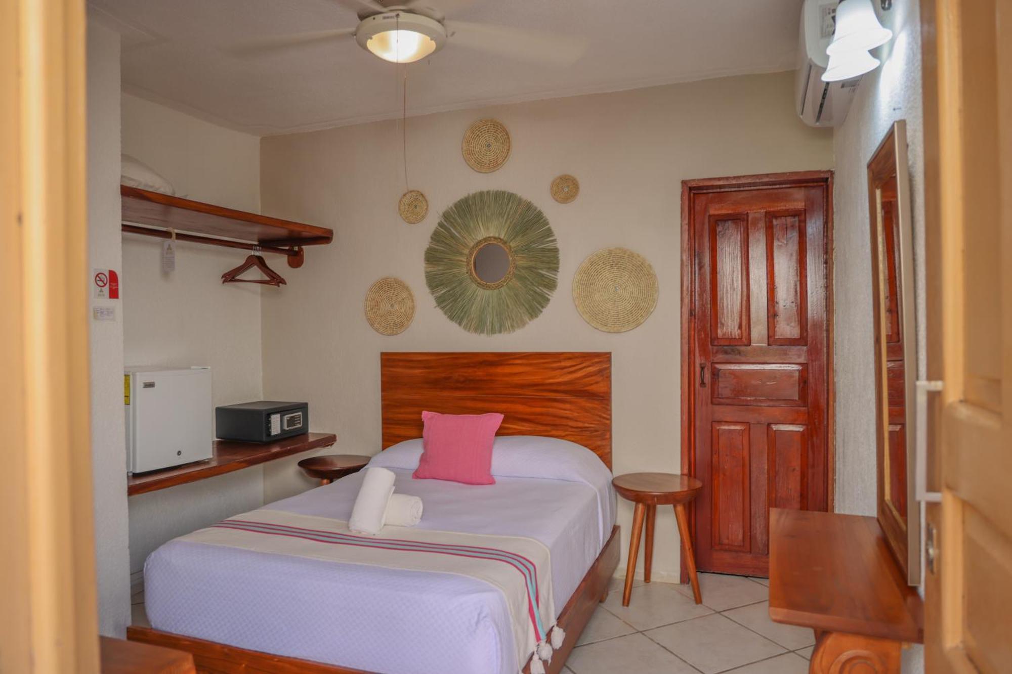 Single Room,1588461827:JPEG