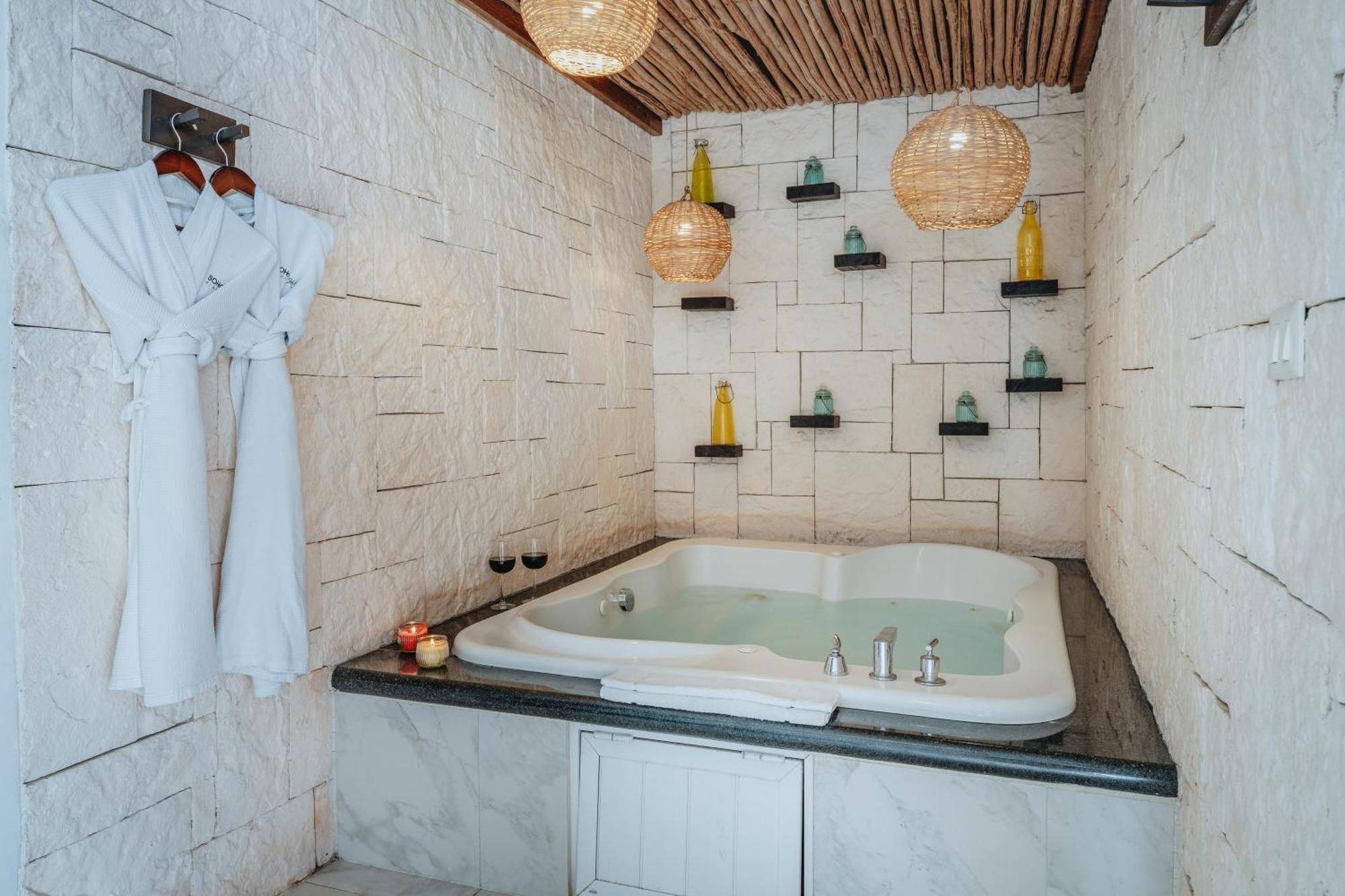 Master Suite Jacuzzi