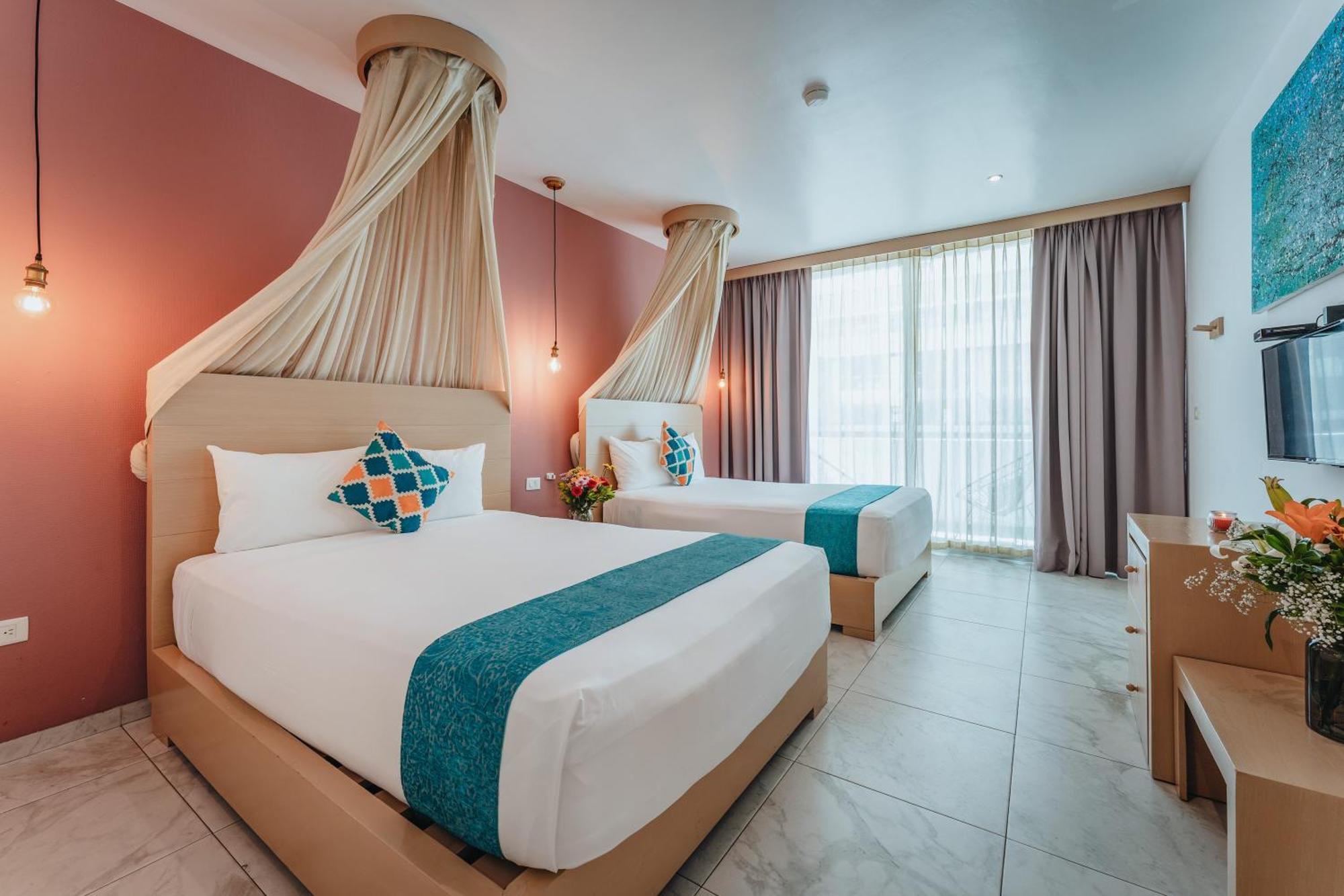 Room King Bed or 2 Queens Beds
