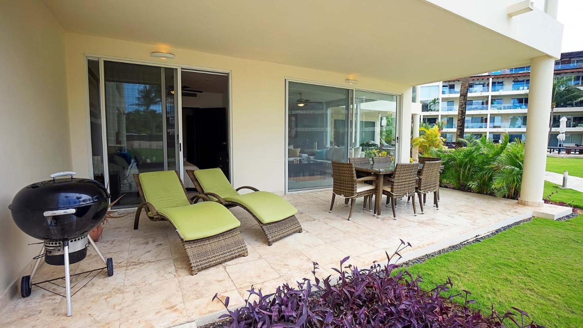 One-Bedroom Apartment Pool View