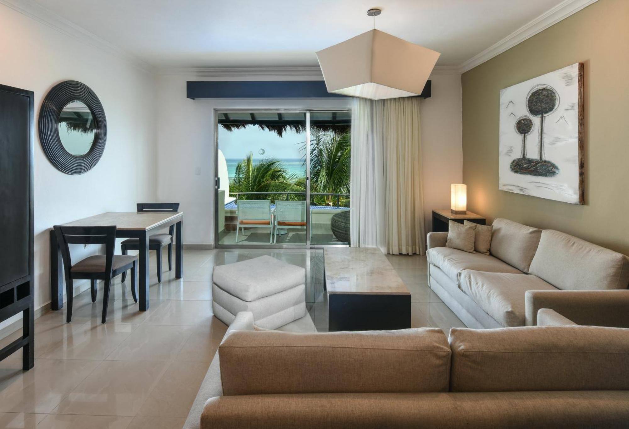 Honeymoon Suite