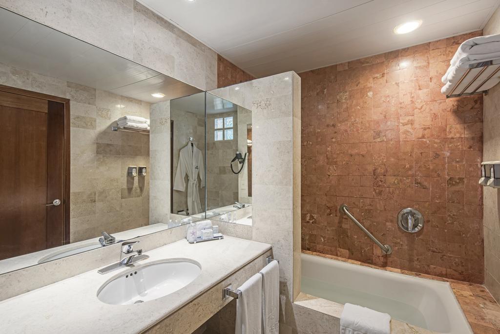 Junior Suite Near Pool Single Use