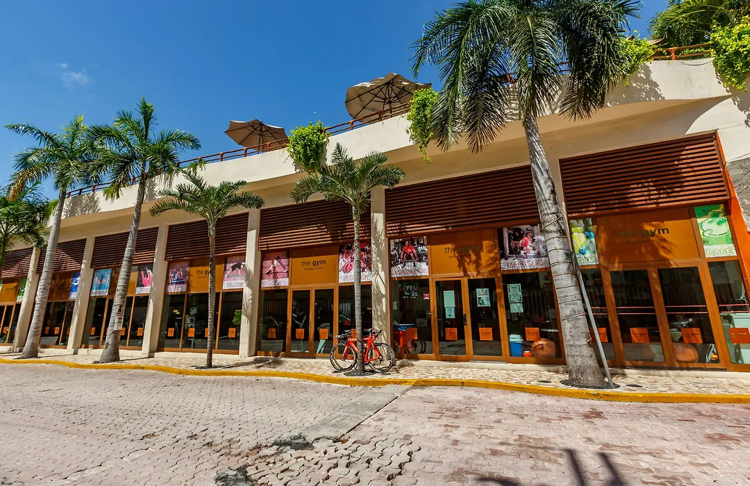 El Taj Oceanfront And Beachside Condo Hotel-1