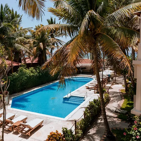 Petit Lafitte Beach Front Hotel & Bungalows-3