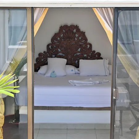 Pelicano Inn Playa Del Carmen - Beachfront Hotel-3